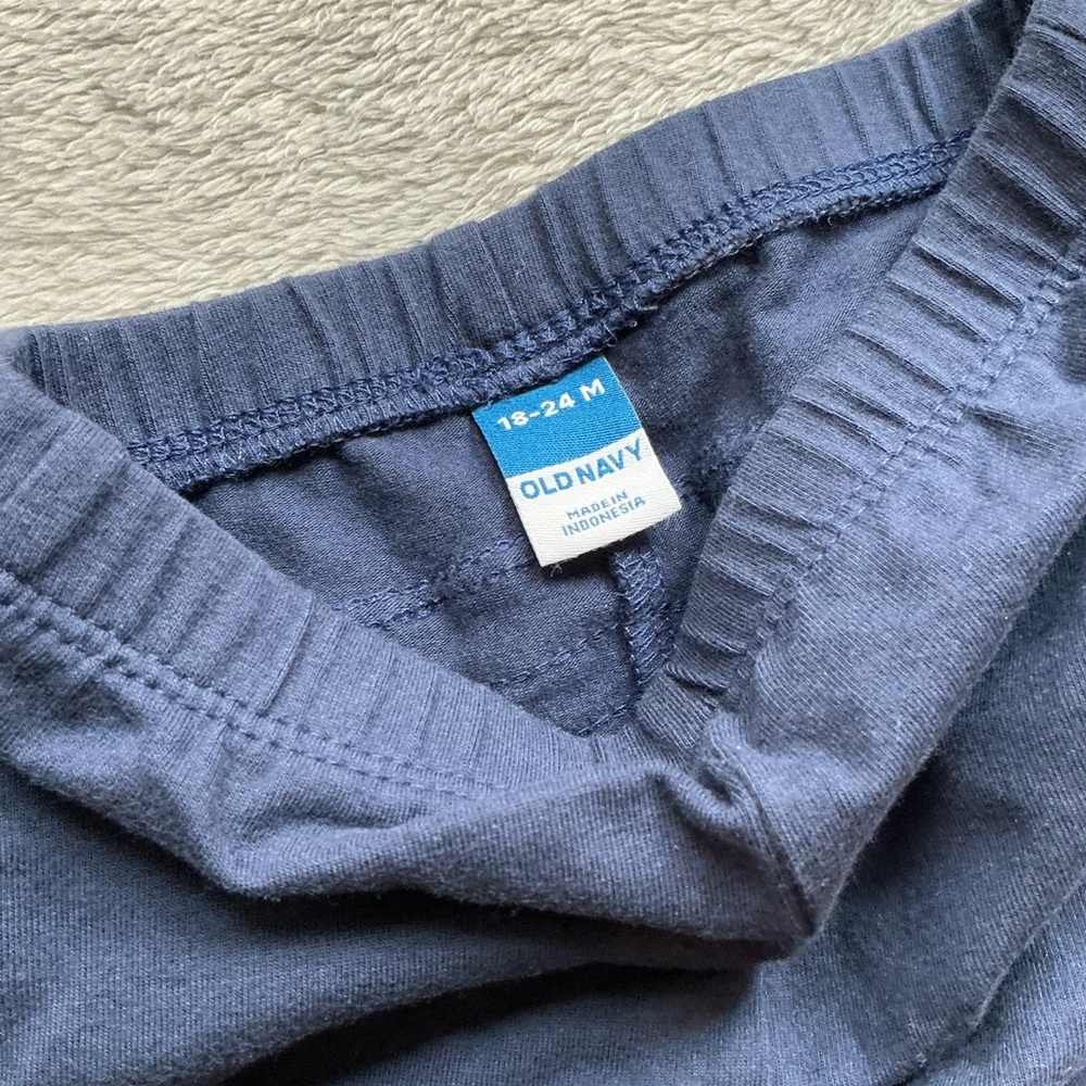Old Navy Ruffle Bottom Navy Leggings - Picture 3 of 3